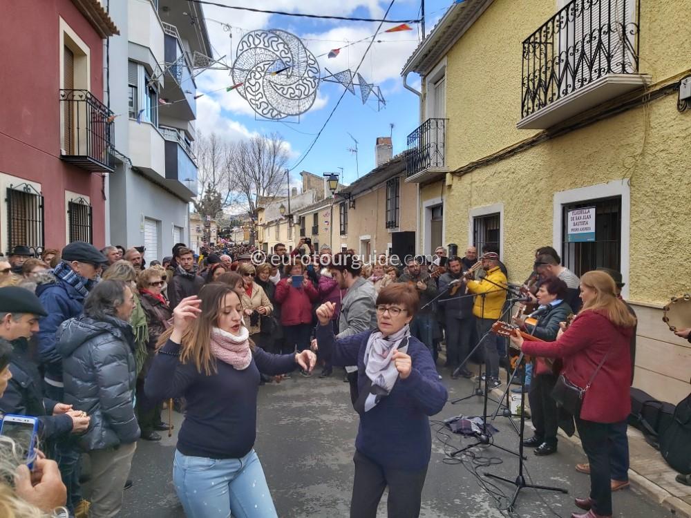 EuroTourGuide Coach Tour Cuadrillas Fiesta EuroTourGuide Coach Tour Cuadrillas Fiesta